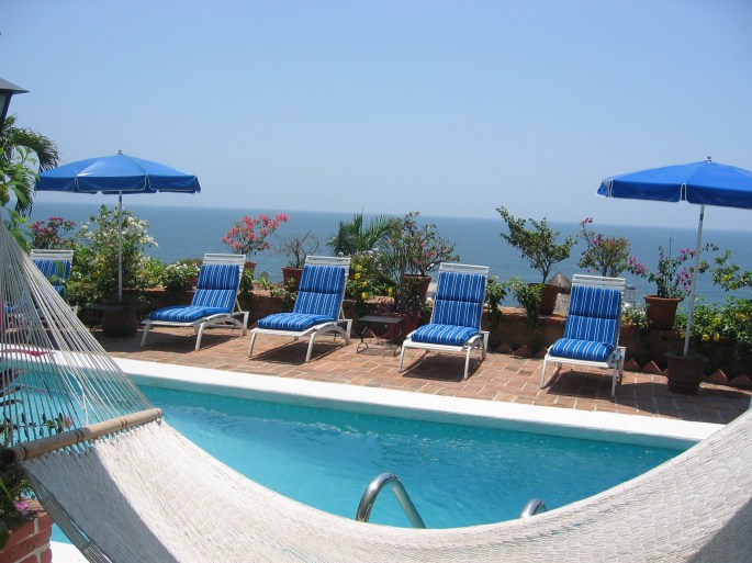 hammock-pool-and-ocean